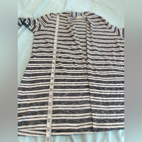 LL BEAN Women’s Lightweight Stripes Small Shawl Collared Open Cardigan. - Picture 4 of 12